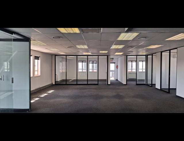 BUSINESS PROPERTY TO RENT IN BRYANSTON